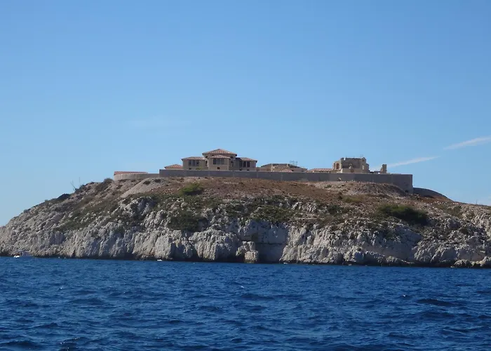 La LUNA - VILLA D'ARCHITECTE B&B VUE MER ET JACUZZI Marseille